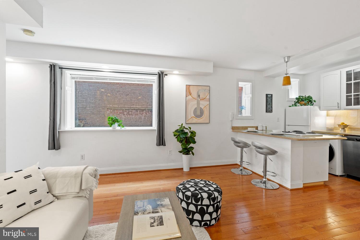 1125 12TH STREET NW 21