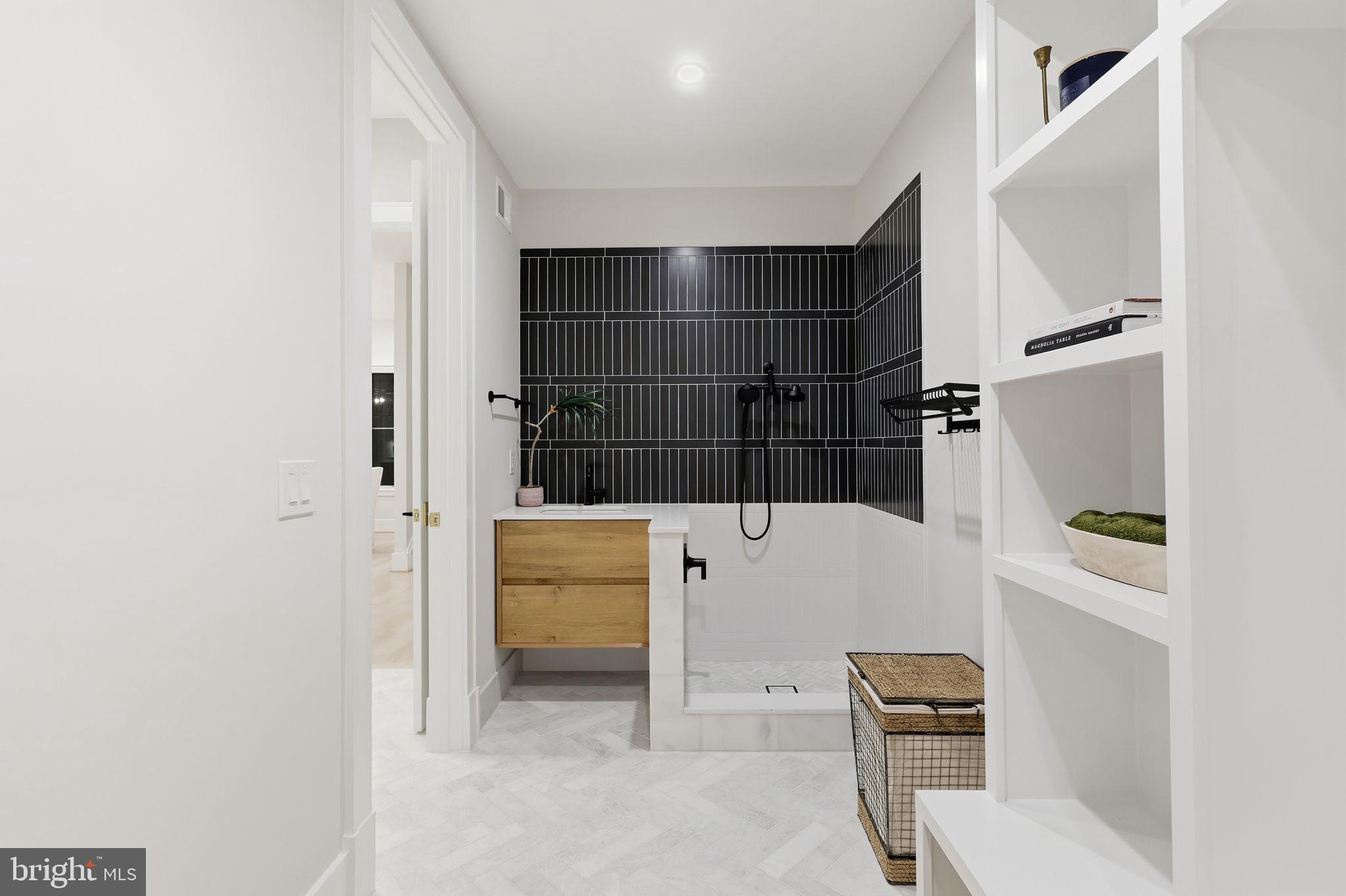 BROYHILL LANGLEY ESTATES - Residential