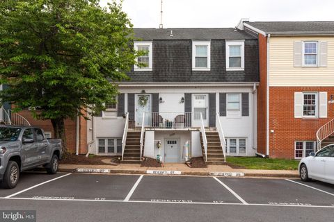 Photo of 14507 Saint Germain Drive, CENTREVILLE, VA 20121 (MLS # VAFX2320008)