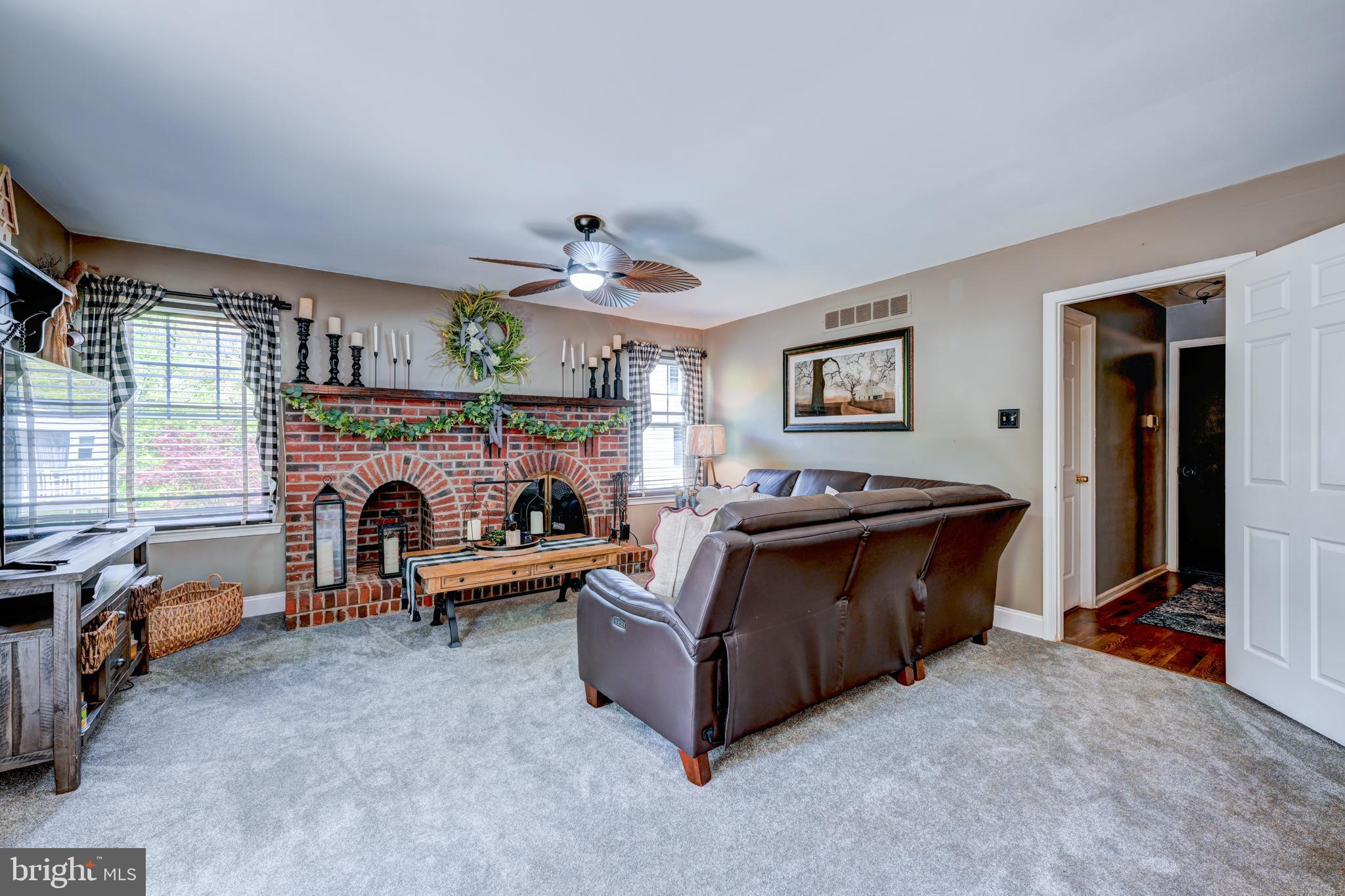 YARDLEY MDWS - Residential