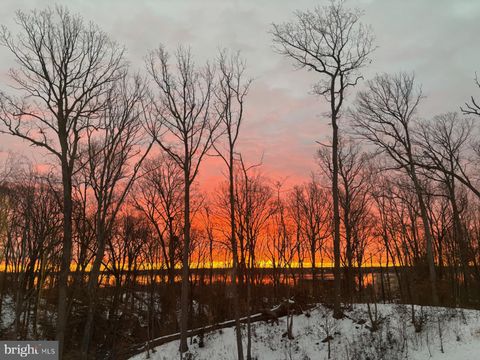 18320 MOSS GARDEN ROAD DUMFRIES VA 22026