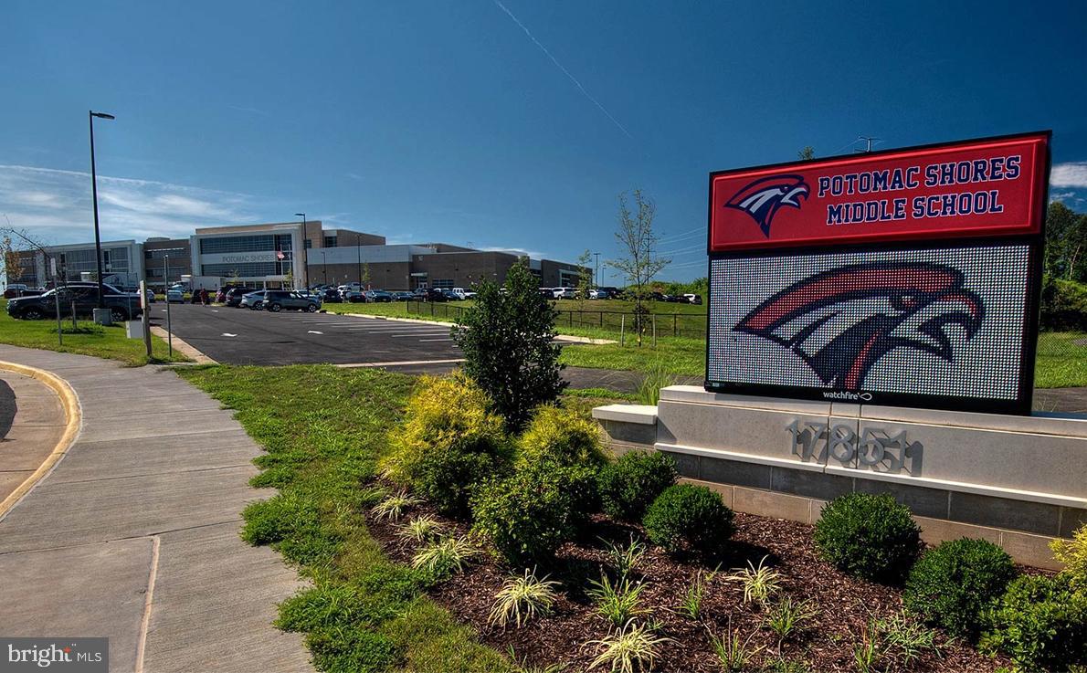 POTOMAC SHORES - Residential