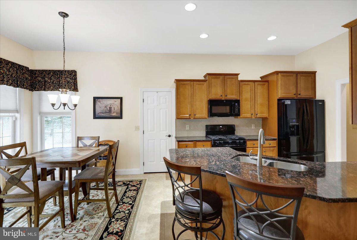 BRIAR LAKE - Residential