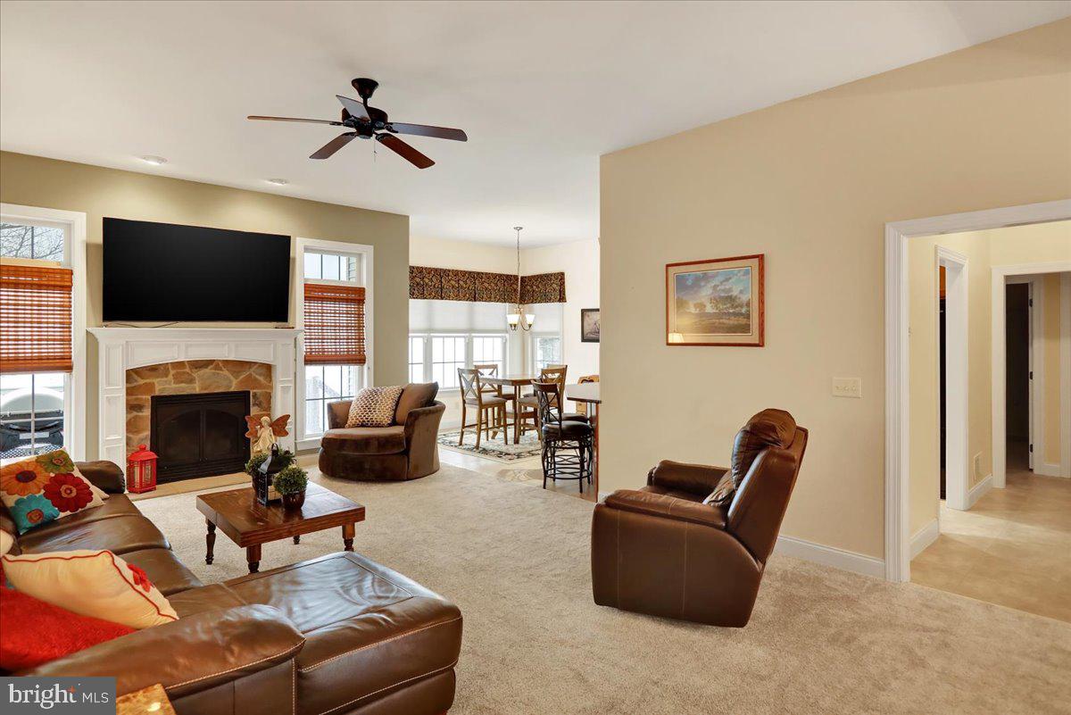 BRIAR LAKE - Residential