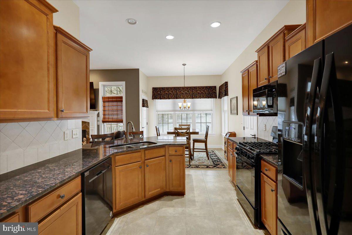 BRIAR LAKE - Residential