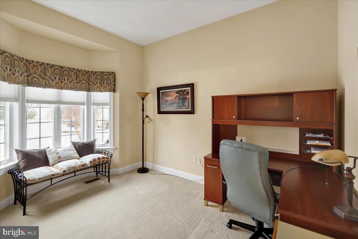 BRIAR LAKE - Residential