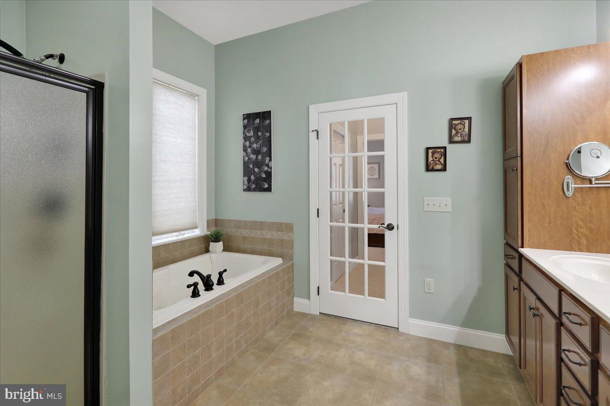 BRIAR LAKE - Residential