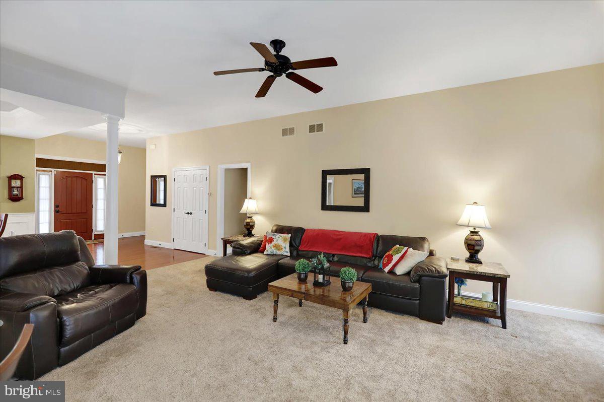 BRIAR LAKE - Residential