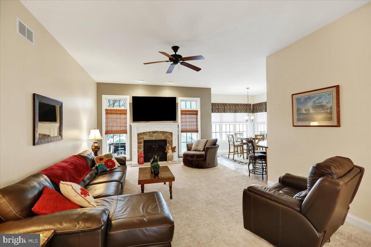 BRIAR LAKE - Residential