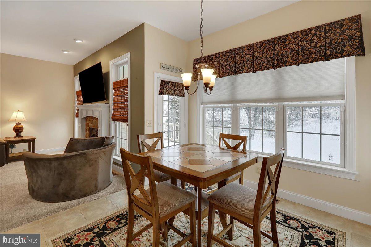 BRIAR LAKE - Residential