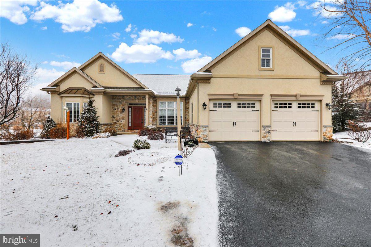 BRIAR LAKE - Residential