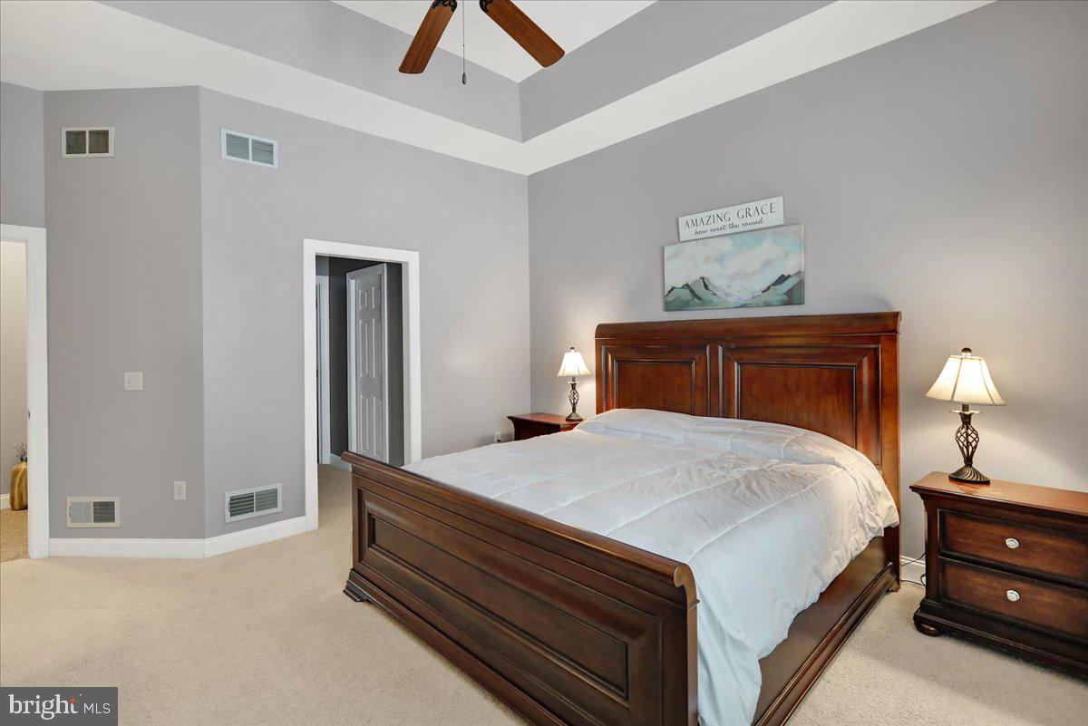 BRIAR LAKE - Residential