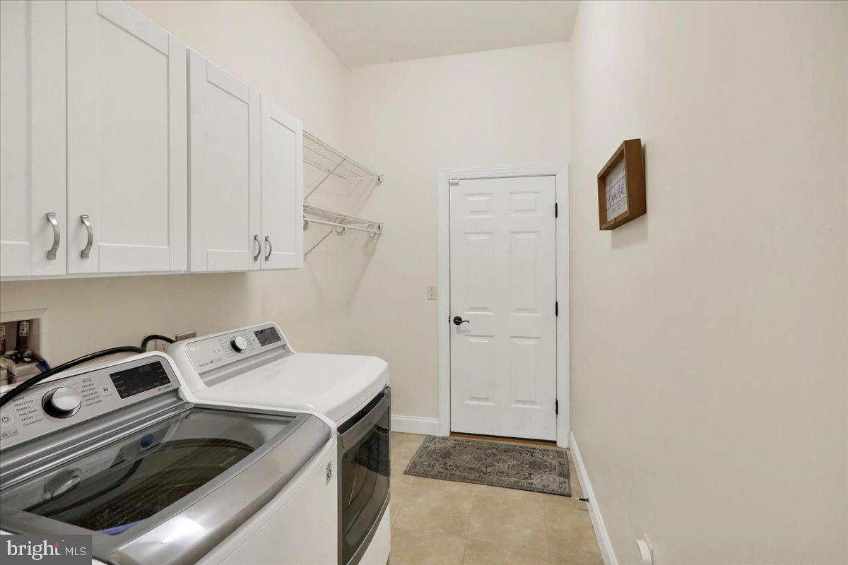 BRIAR LAKE - Residential