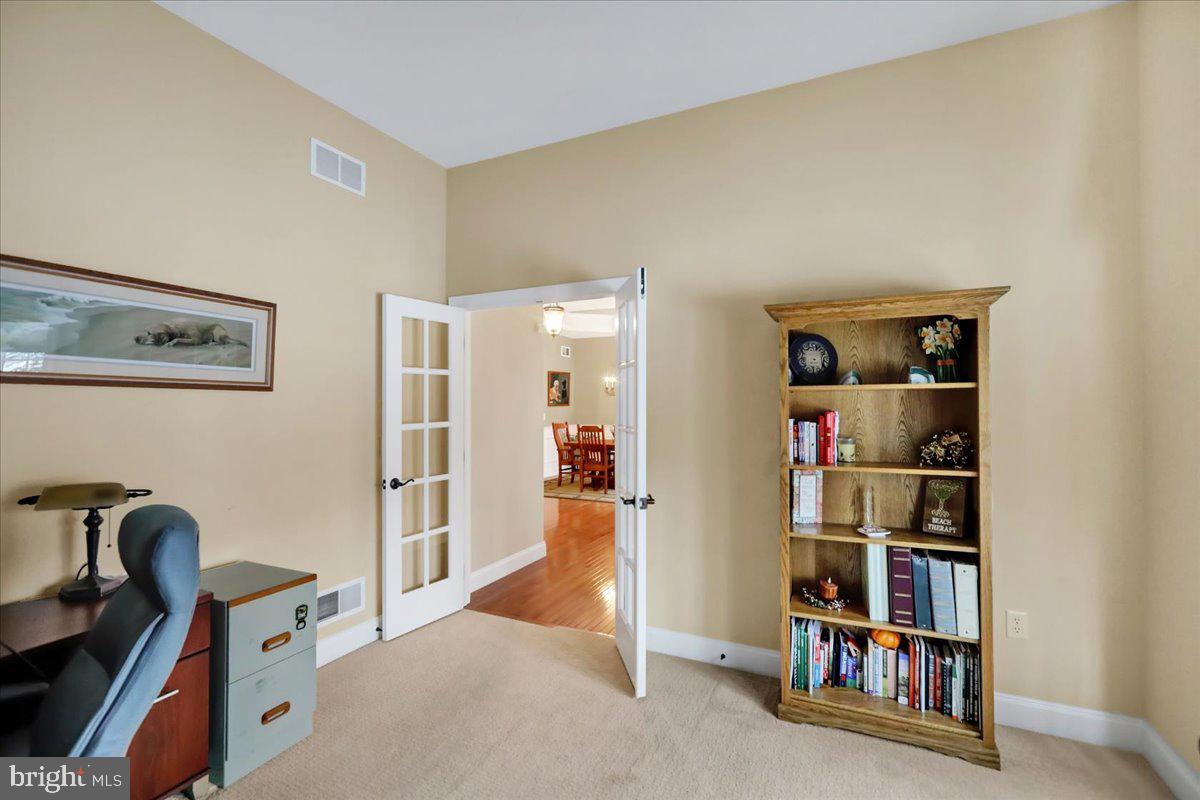 BRIAR LAKE - Residential