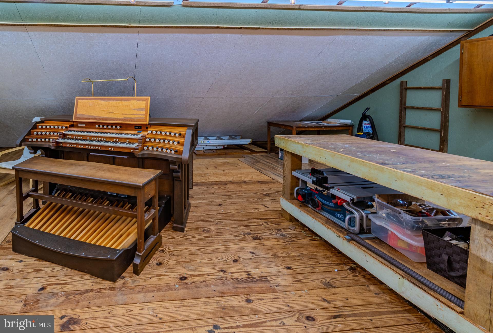 THORNBURY - Residential