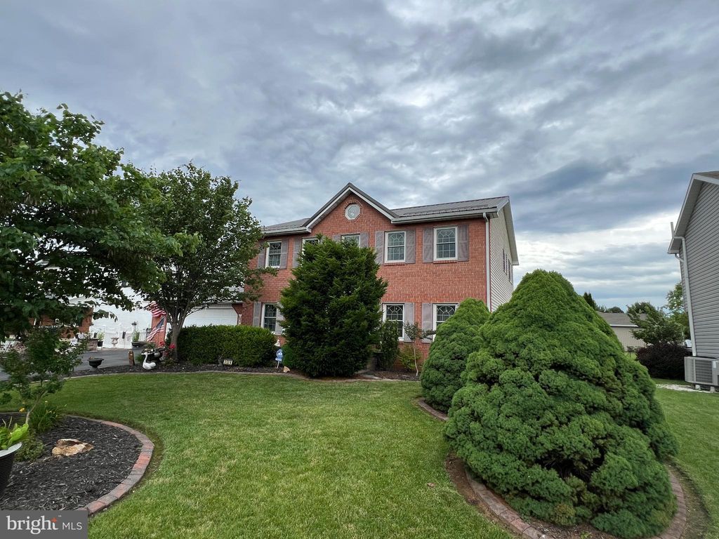 Photo of 3526 Turnberry Dr, CHAMBERSBURG, PA 17202 (MLS # PAFL2028004)