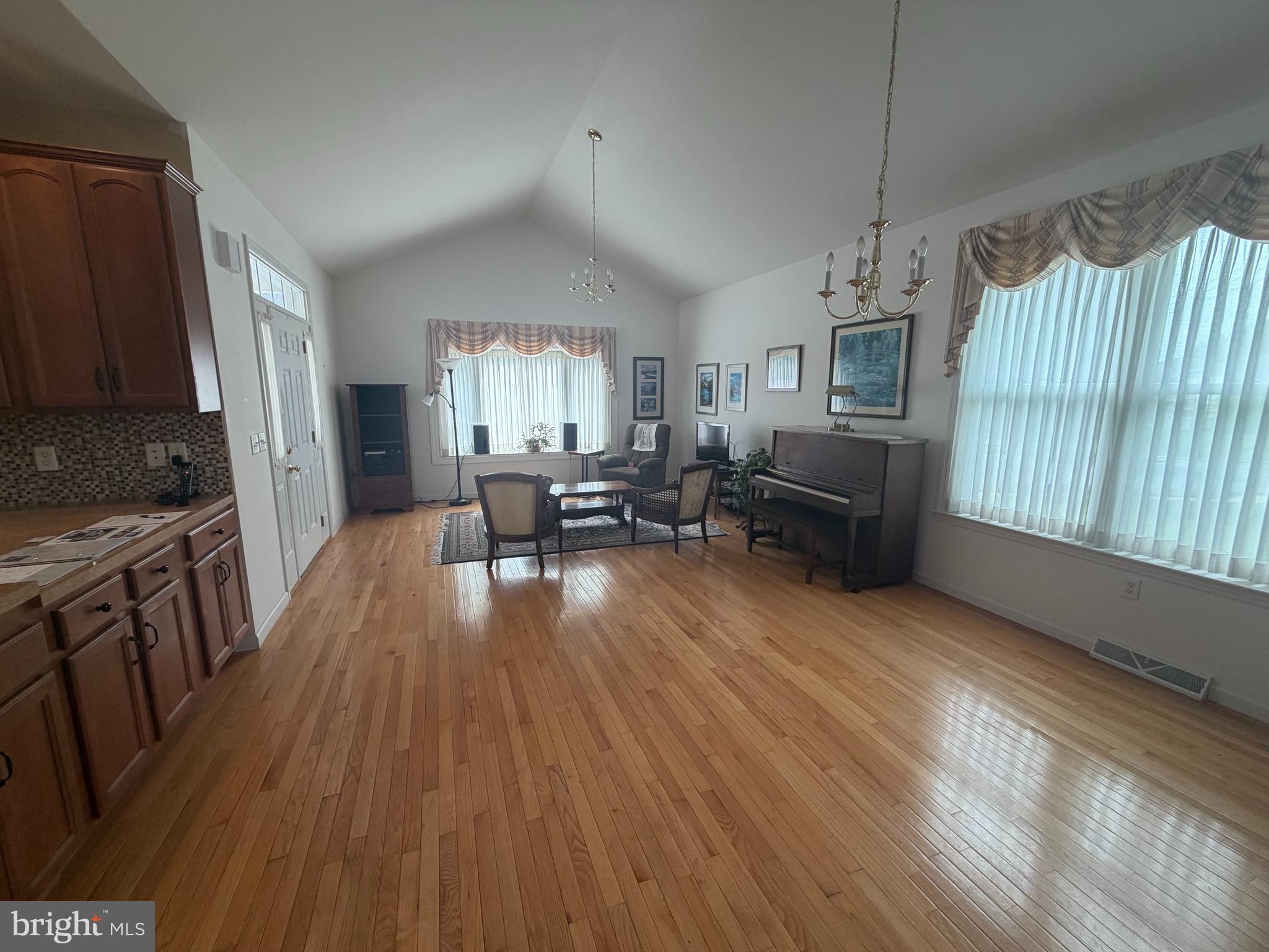KISSEL HILL COMMONS - Residential
