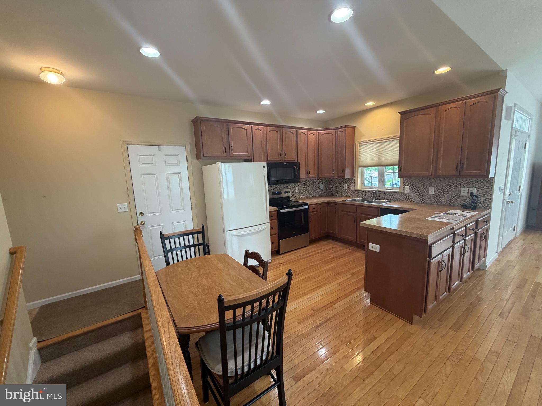 KISSEL HILL COMMONS - Residential