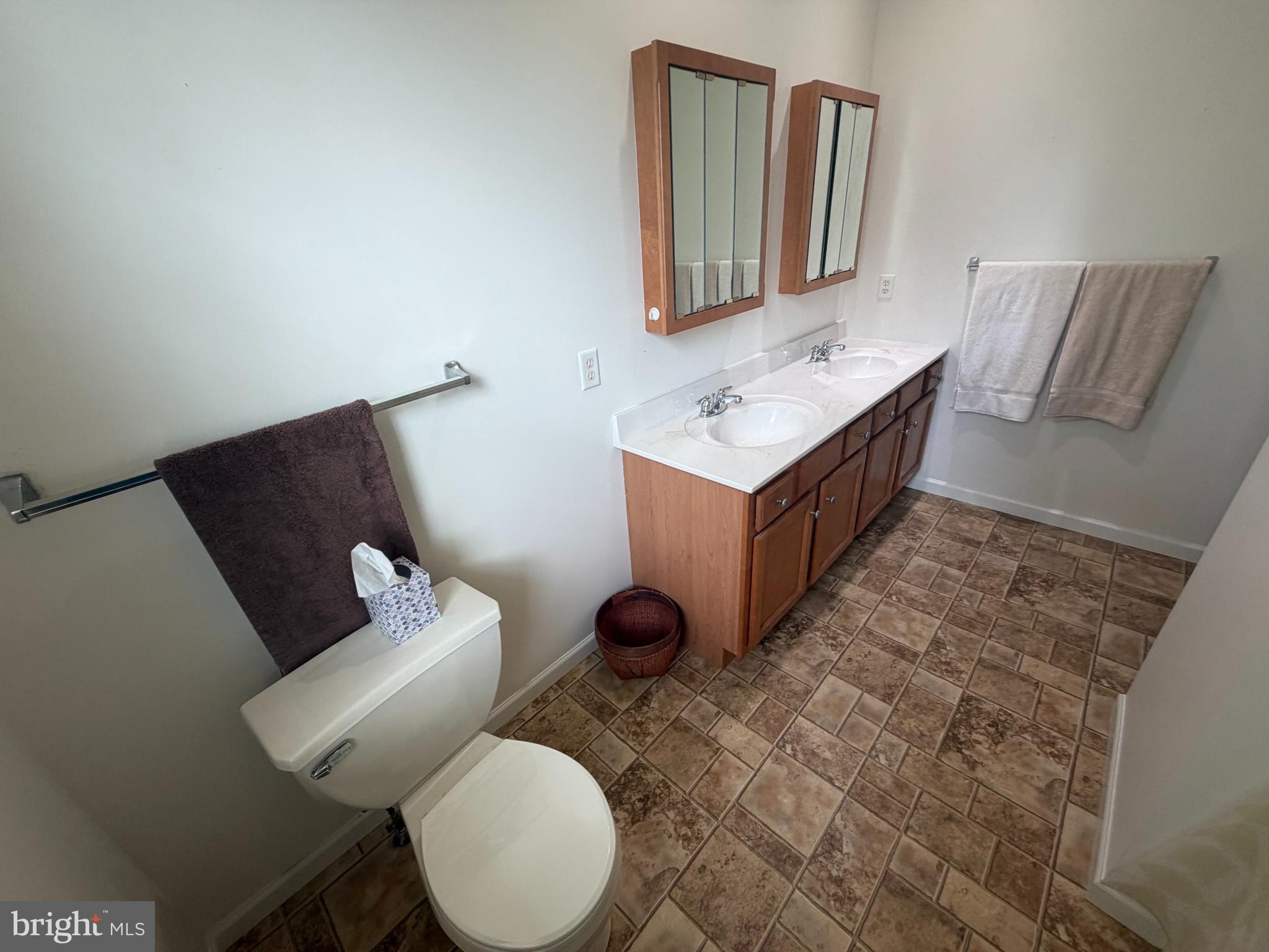 KISSEL HILL COMMONS - Residential