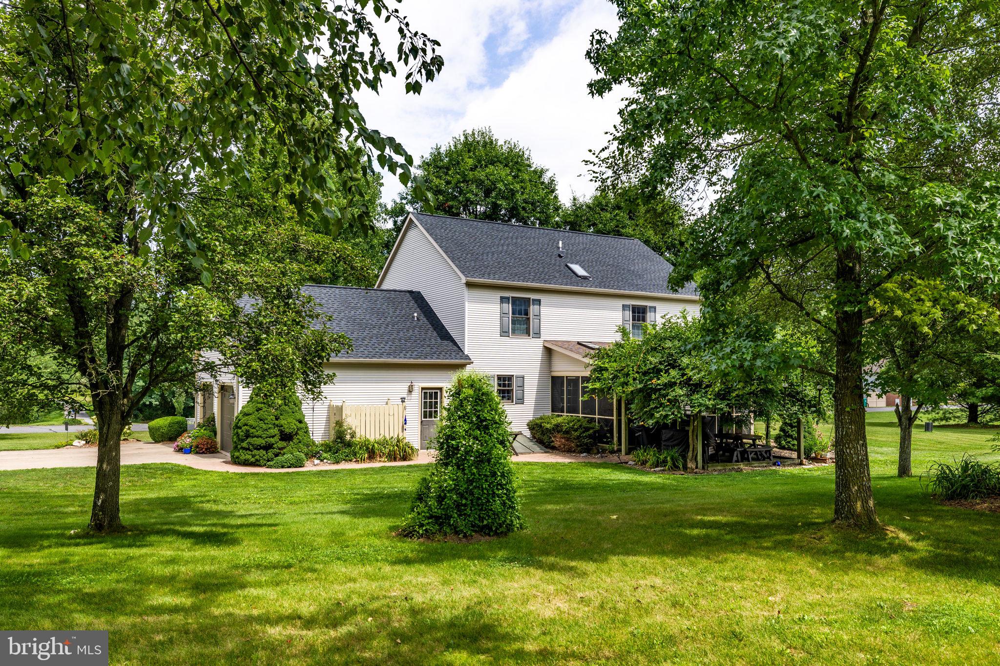 15 FARM HOUSE LANE