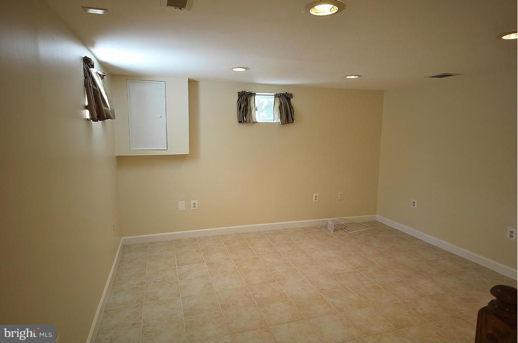 ROSEMONT - Residential Lease