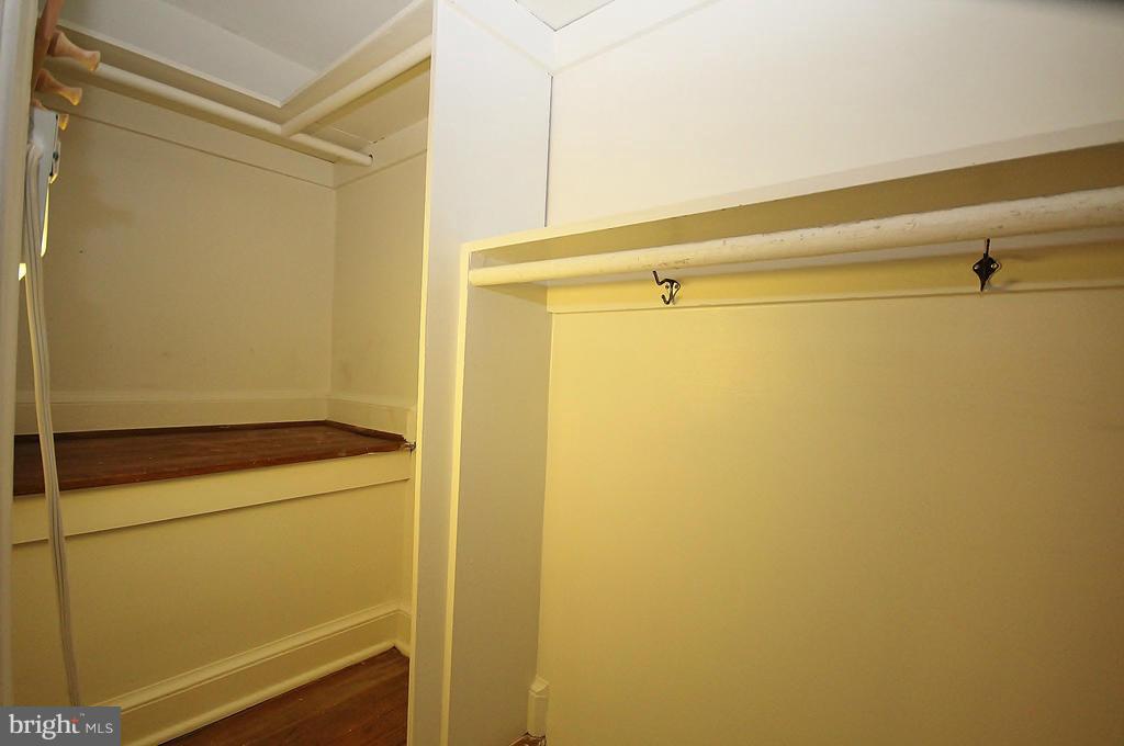 ROSEMONT - Residential Lease