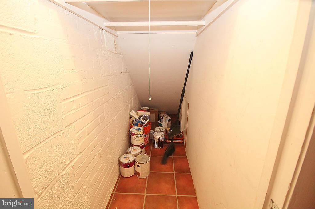 ROSEMONT - Residential Lease