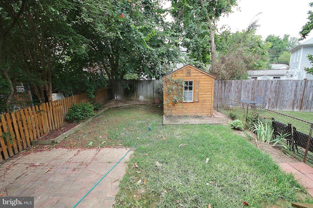 ROSEMONT - Residential Lease