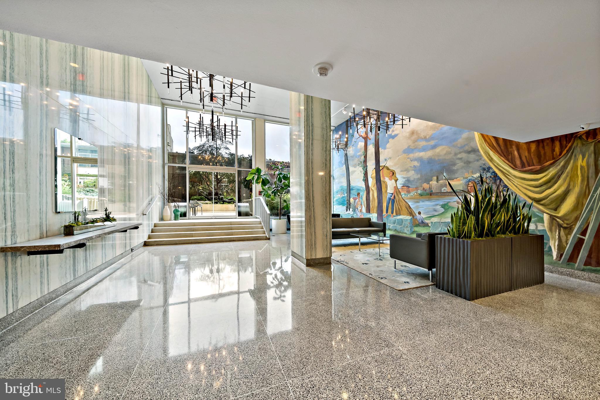 SOCIETY HILL - Residential