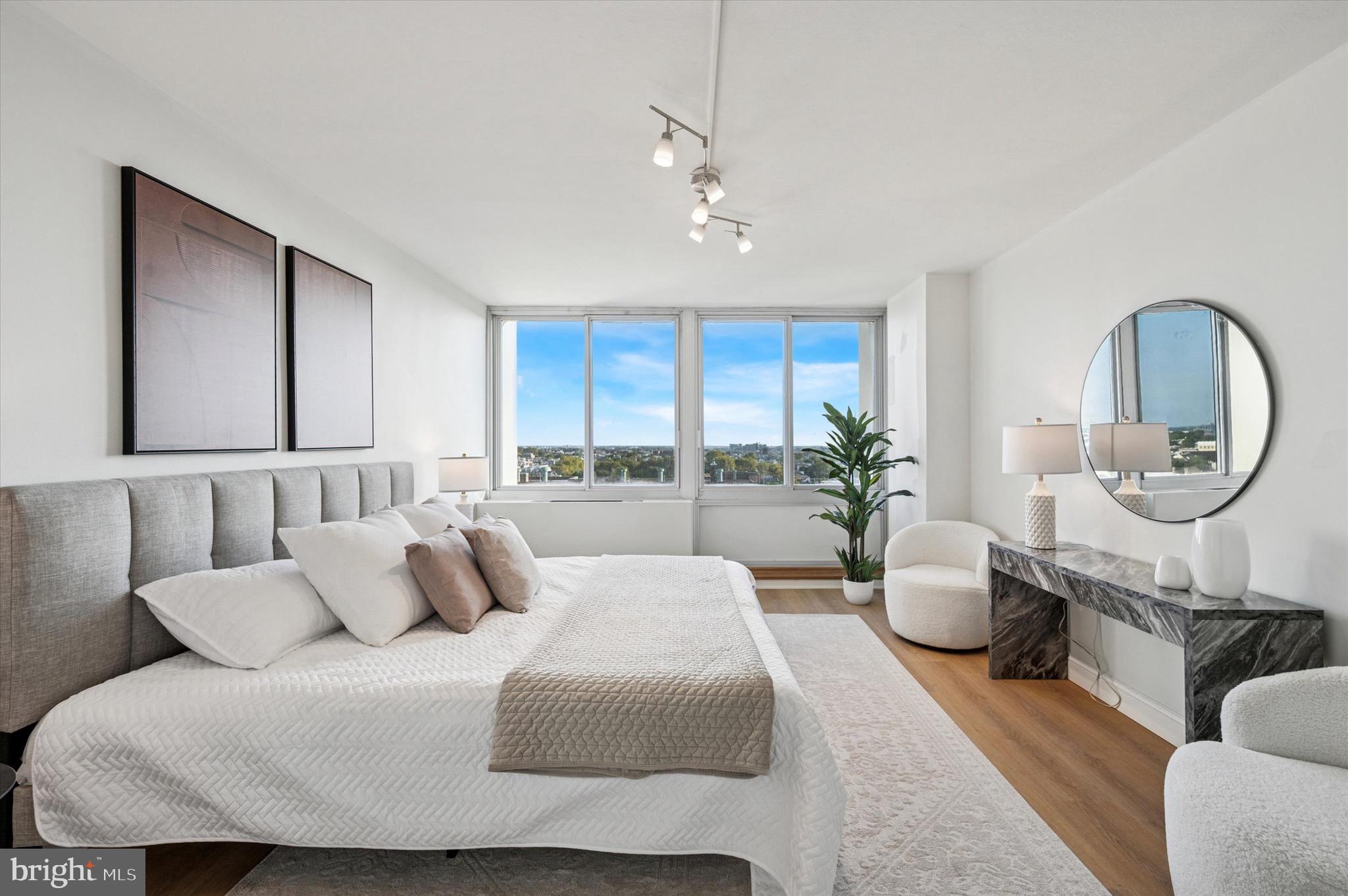 SOCIETY HILL - Residential