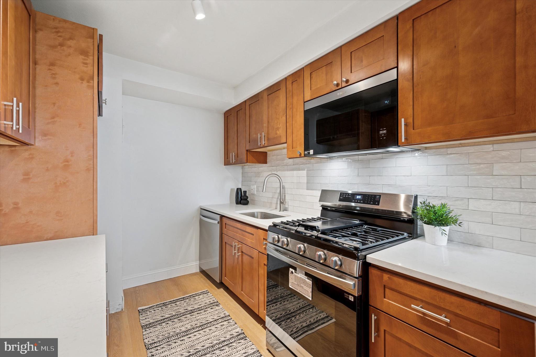 SOCIETY HILL - Residential