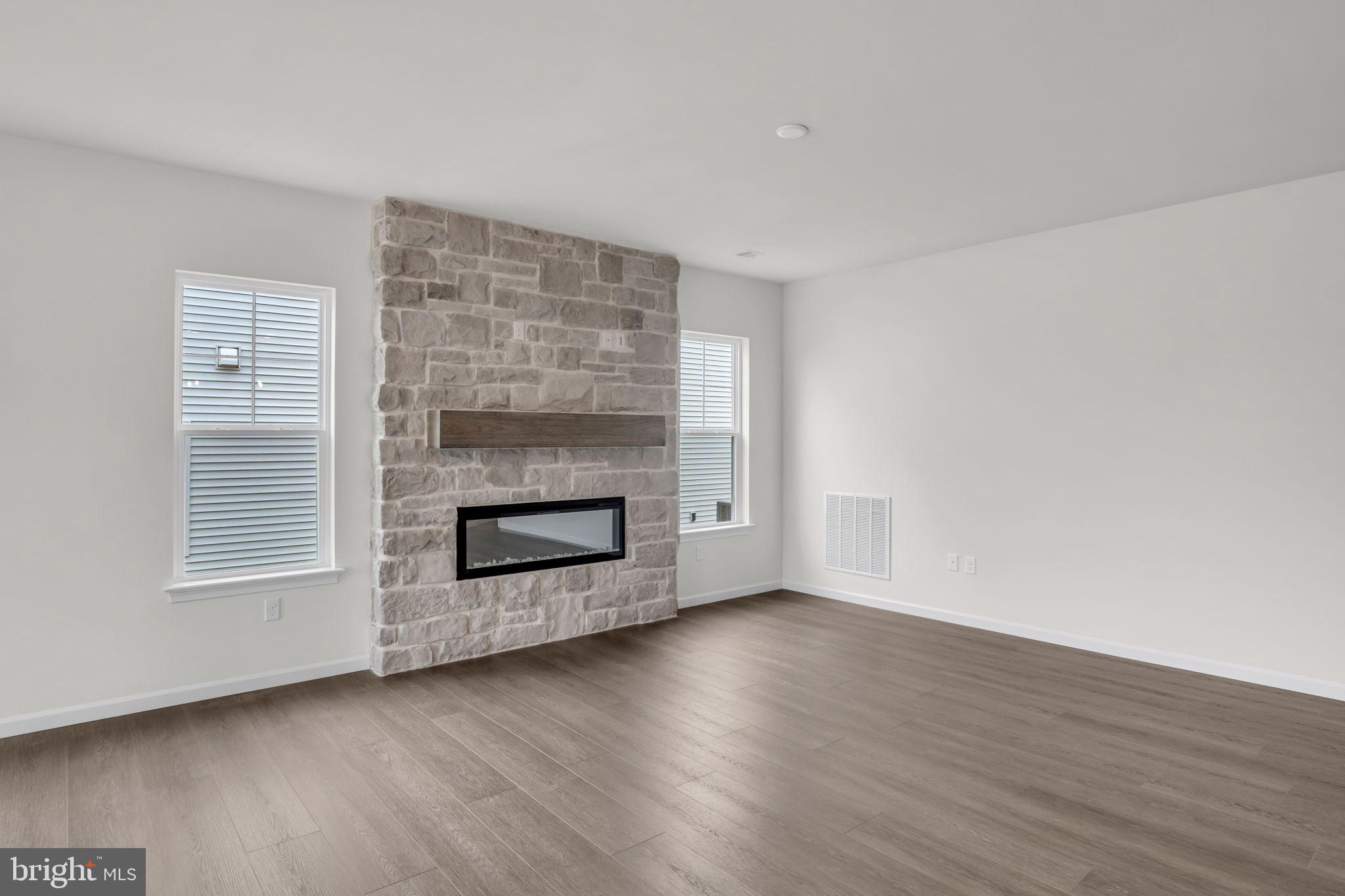 862 SHADOWBROOKE DRIVE