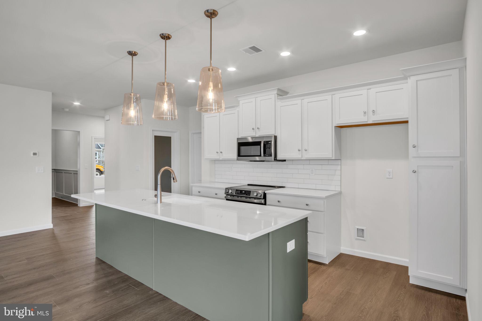 862 SHADOWBROOKE DRIVE