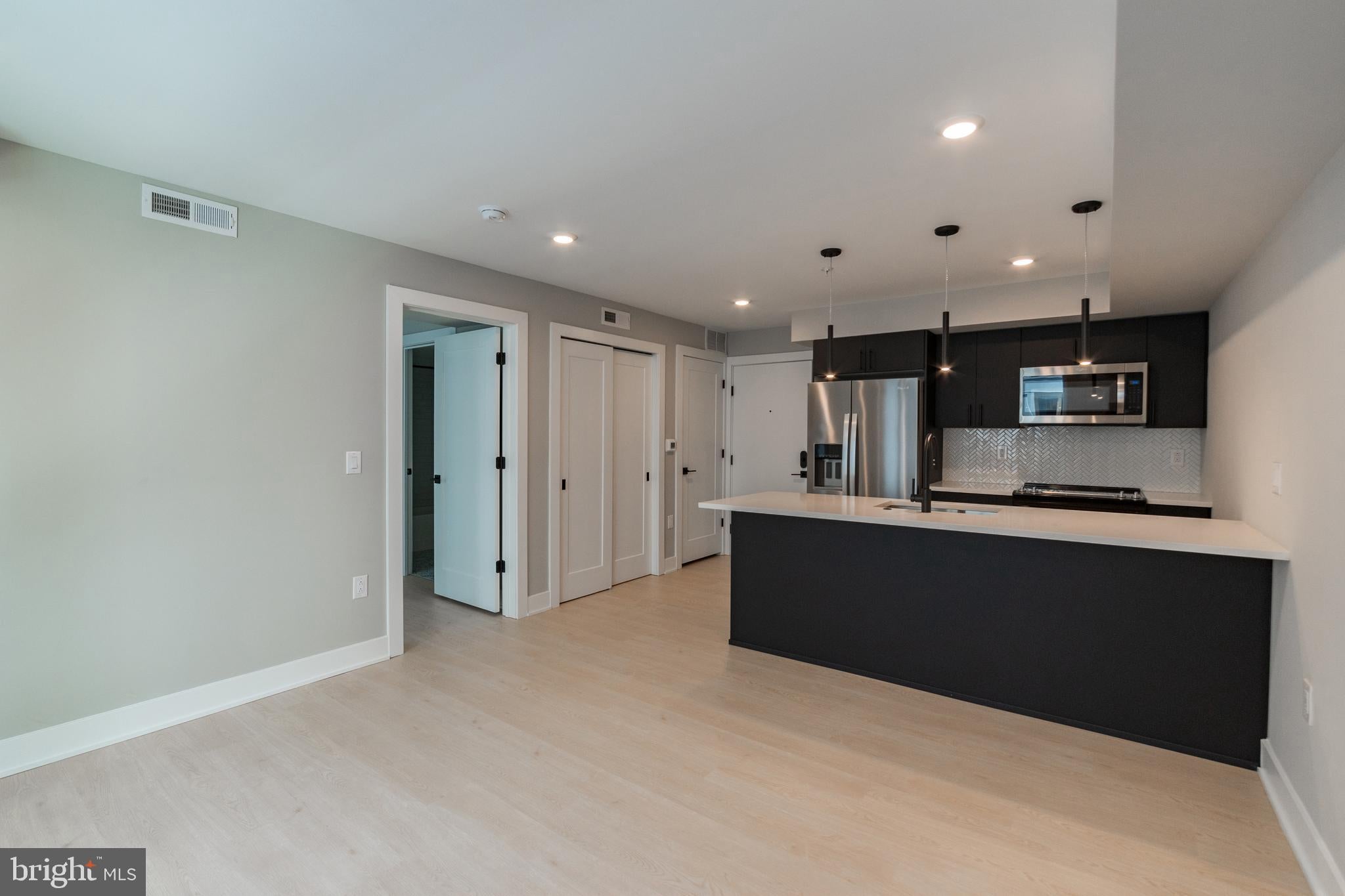 6604 RIDGE AVENUE 502