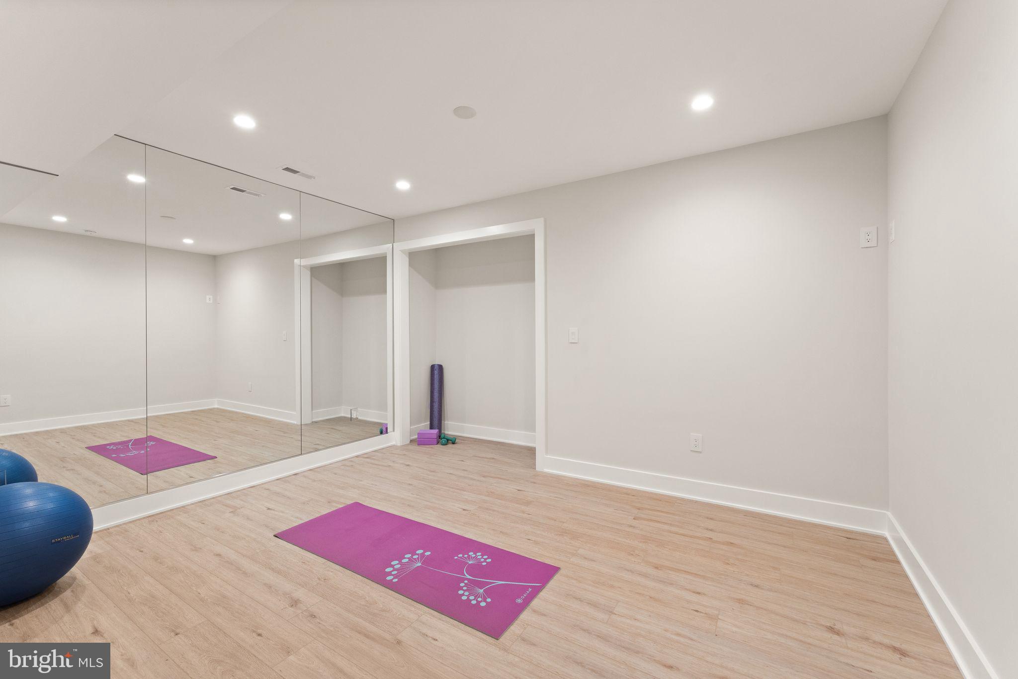 EL NIDO ESTATES - Residential