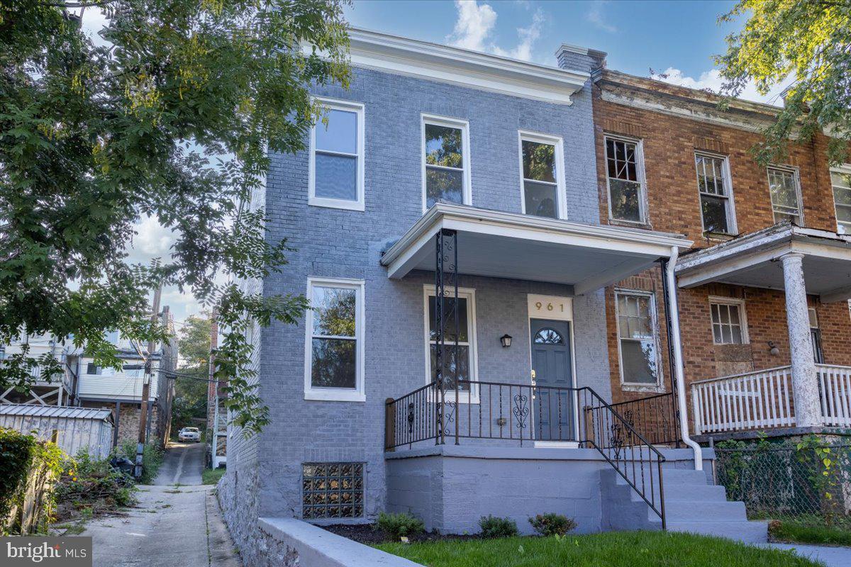 FRANKLINTOWN ROAD - Residential