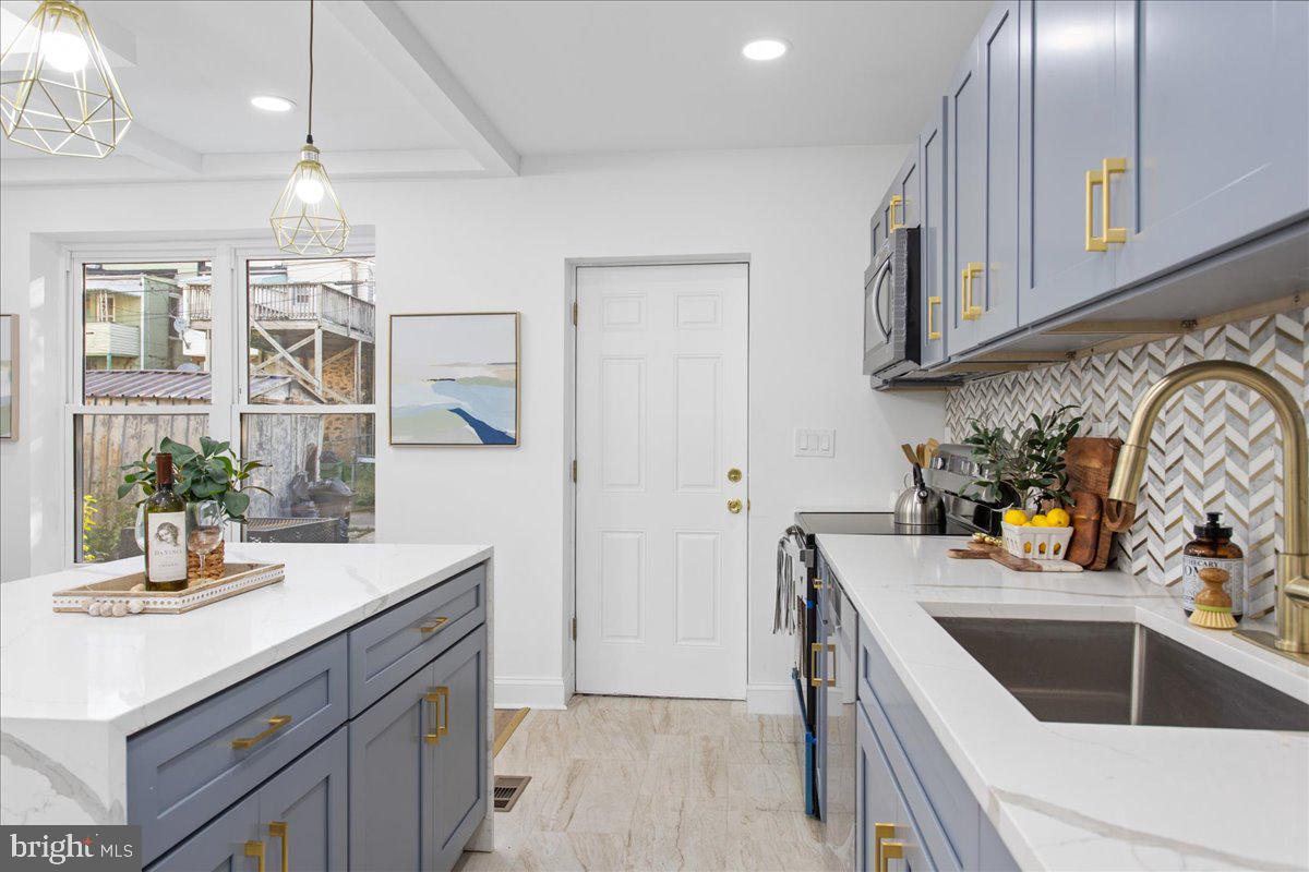 FRANKLINTOWN ROAD - Residential