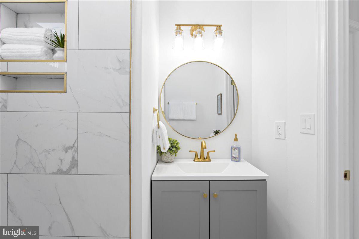 FRANKLINTOWN ROAD - Residential