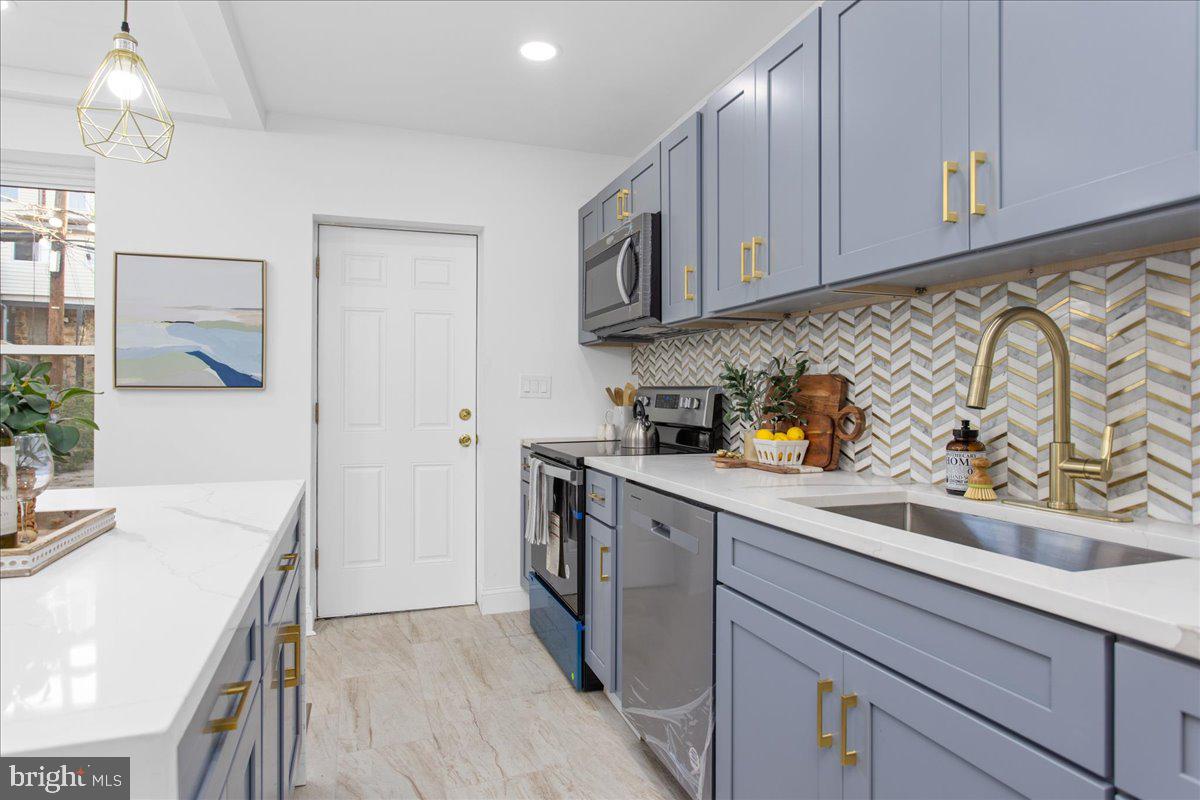 FRANKLINTOWN ROAD - Residential