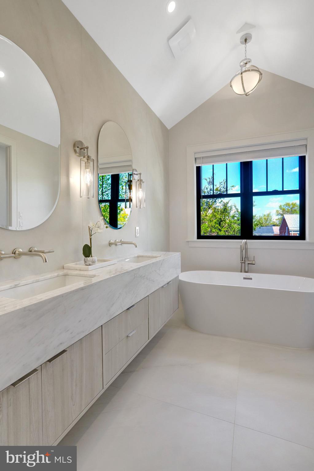 DEL RAY - Residential