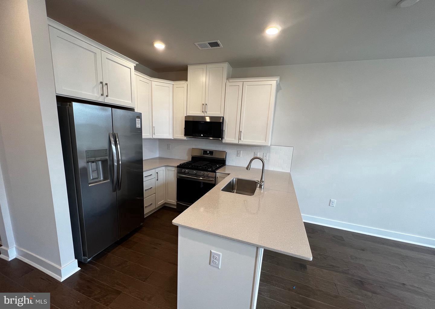 STEELPOINTE - Residential Lease