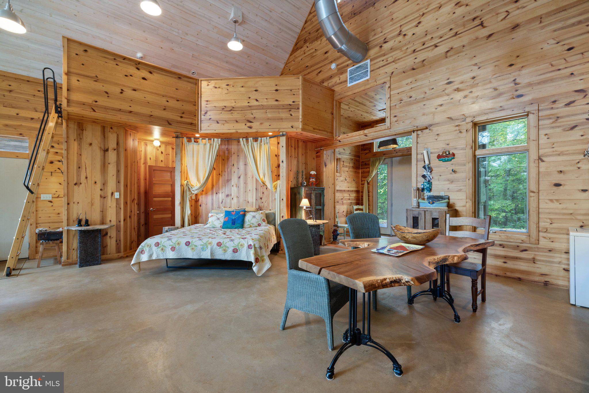 FLINT HILL - Residential