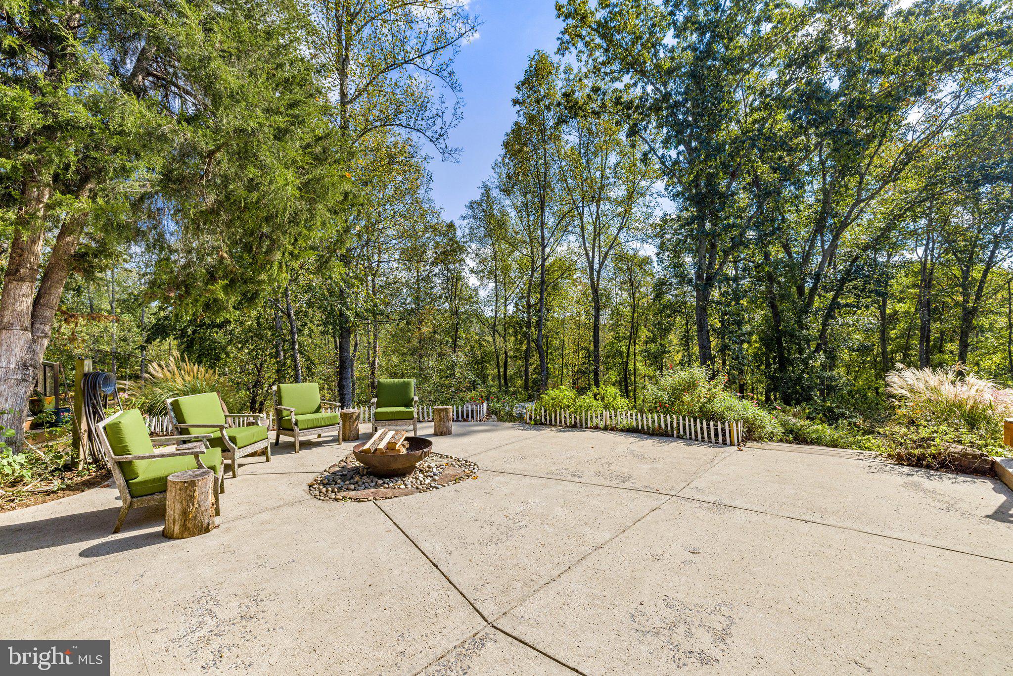 FLINT HILL - Residential