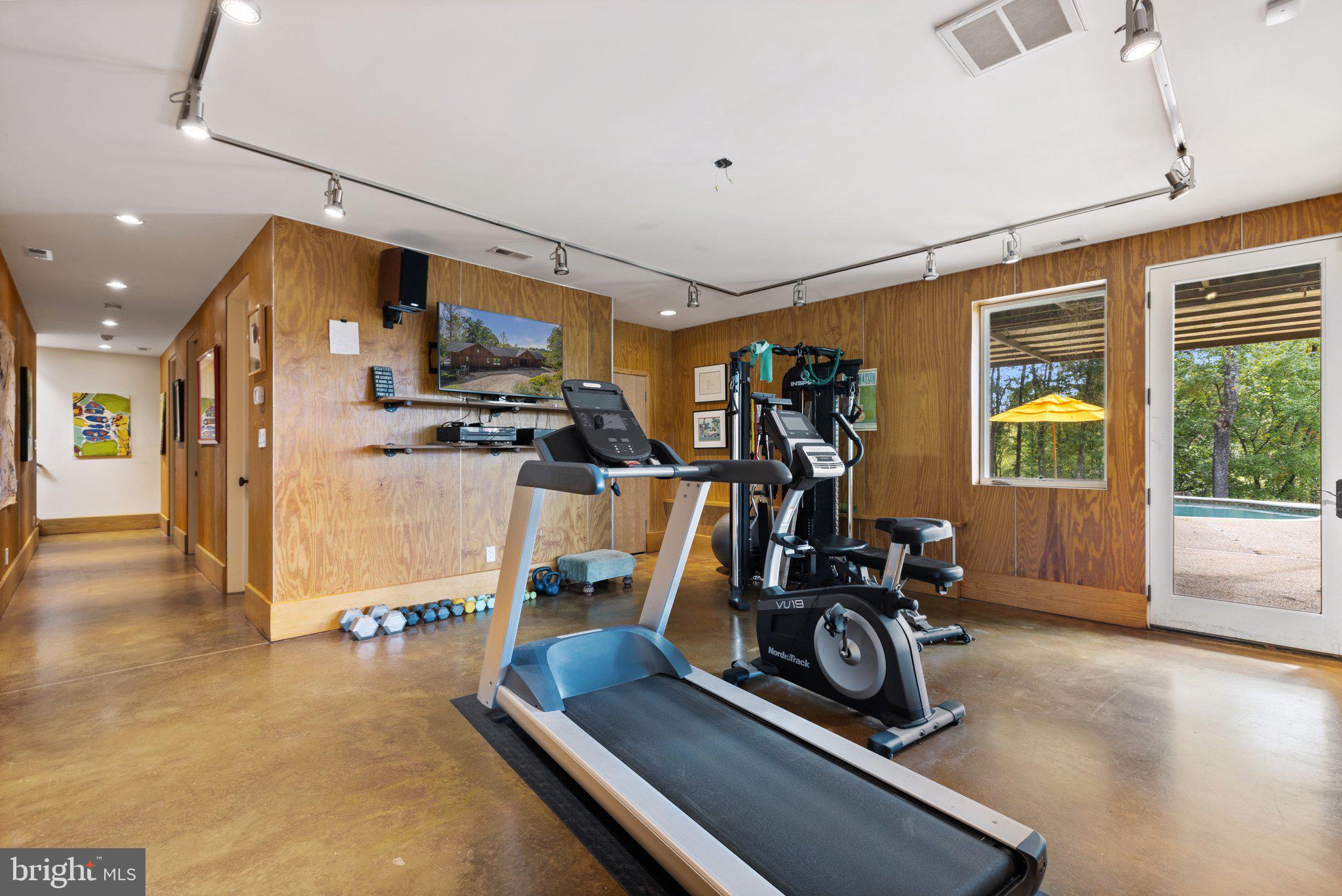 FLINT HILL - Residential