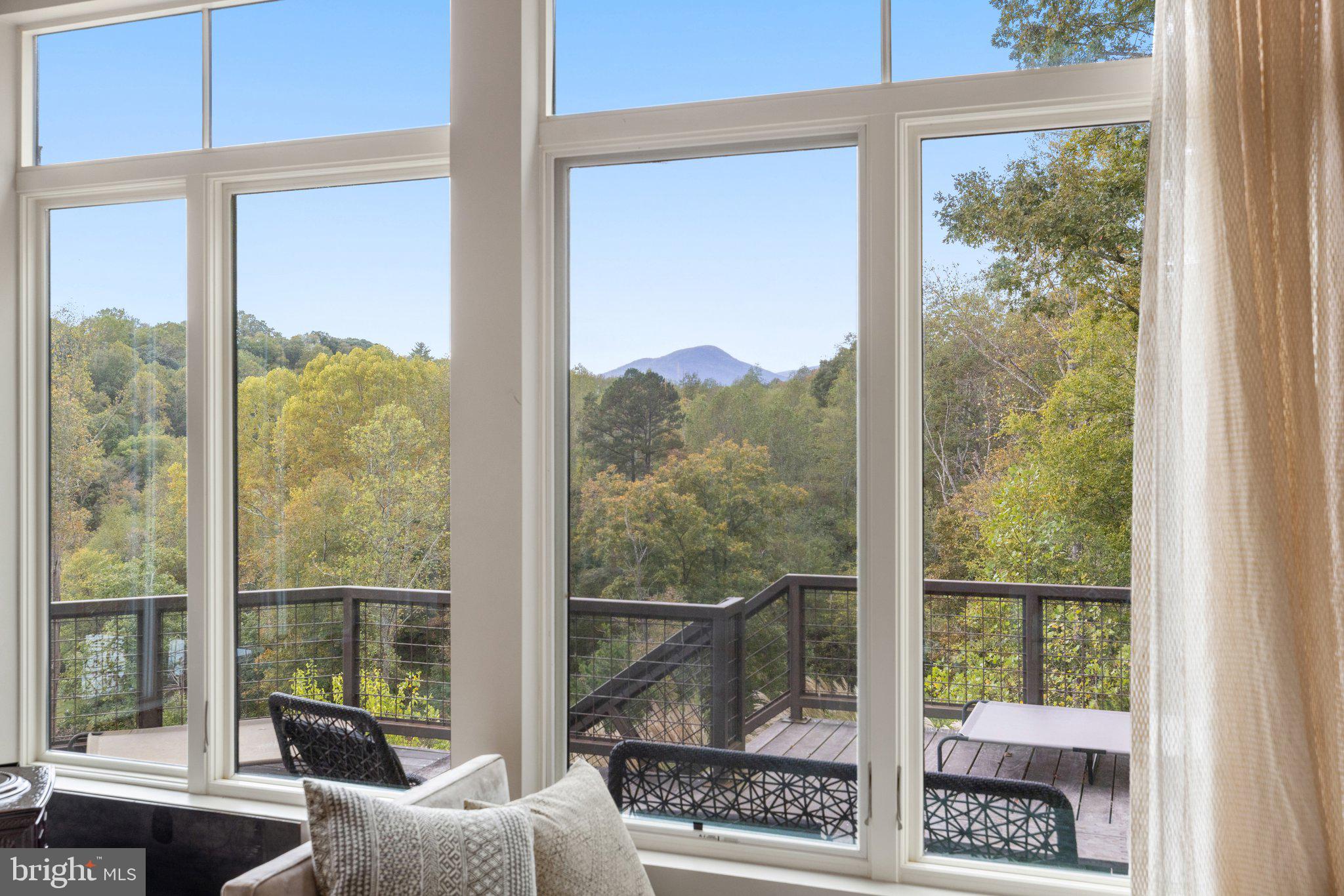 FLINT HILL - Residential