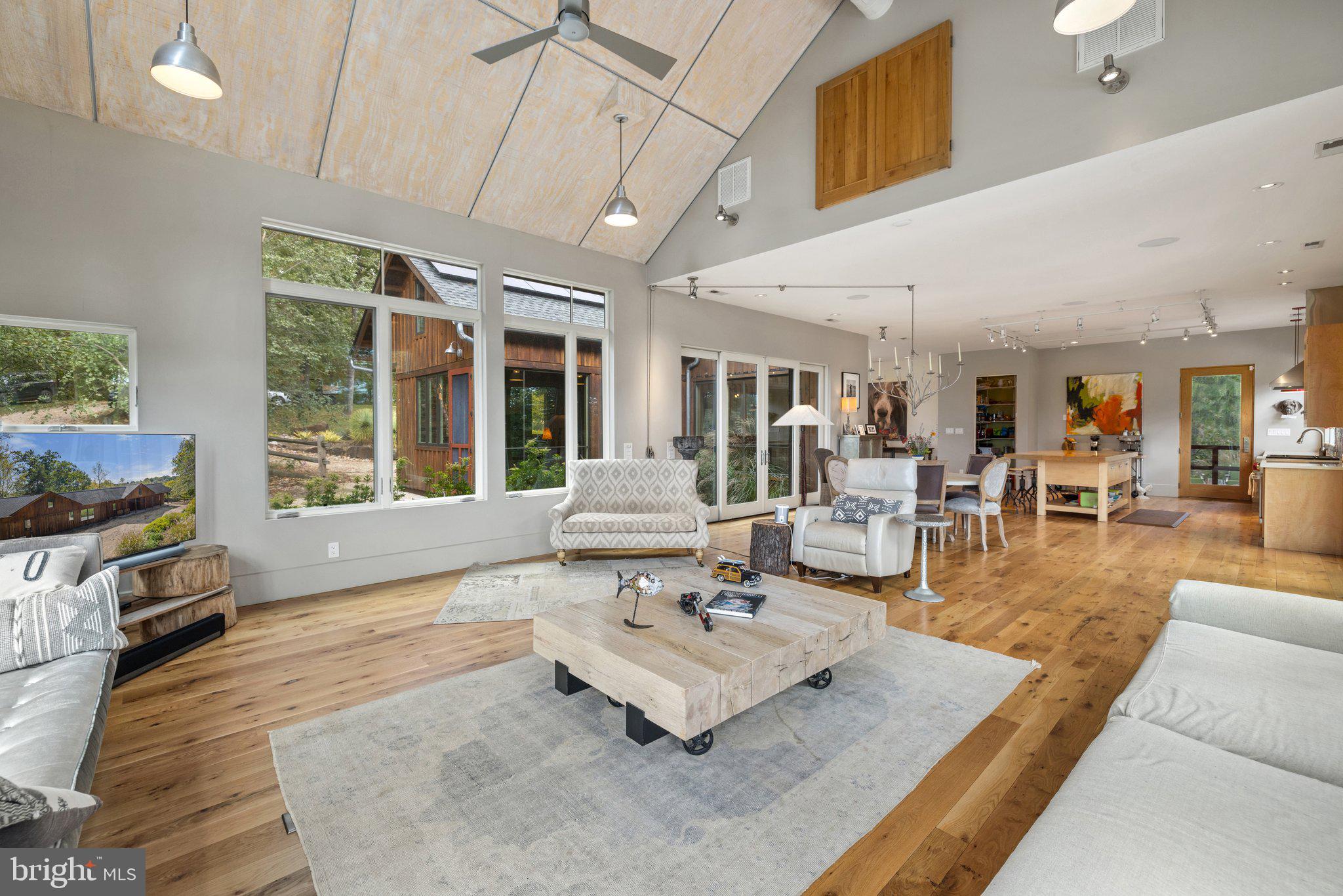 FLINT HILL - Residential