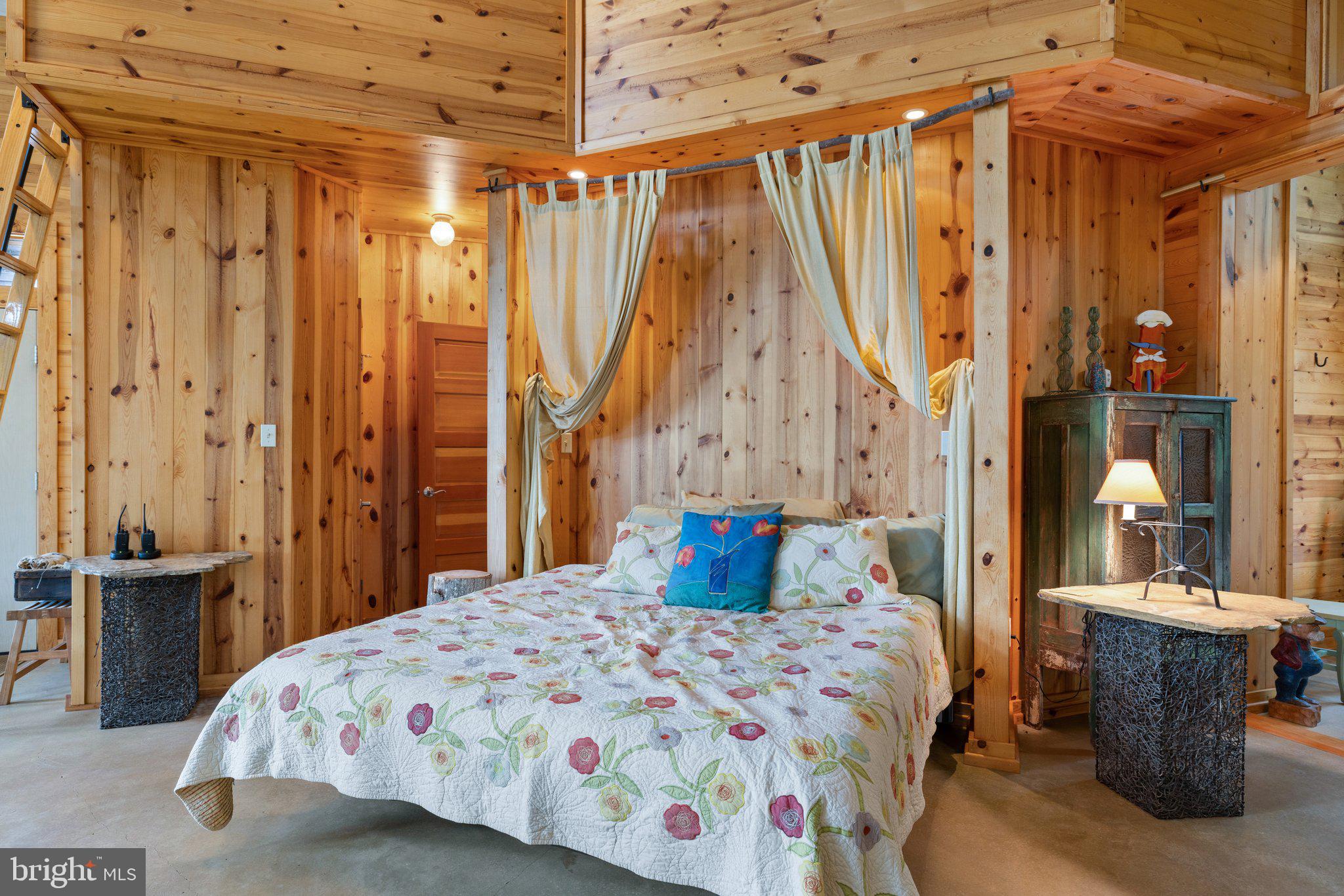 FLINT HILL - Residential