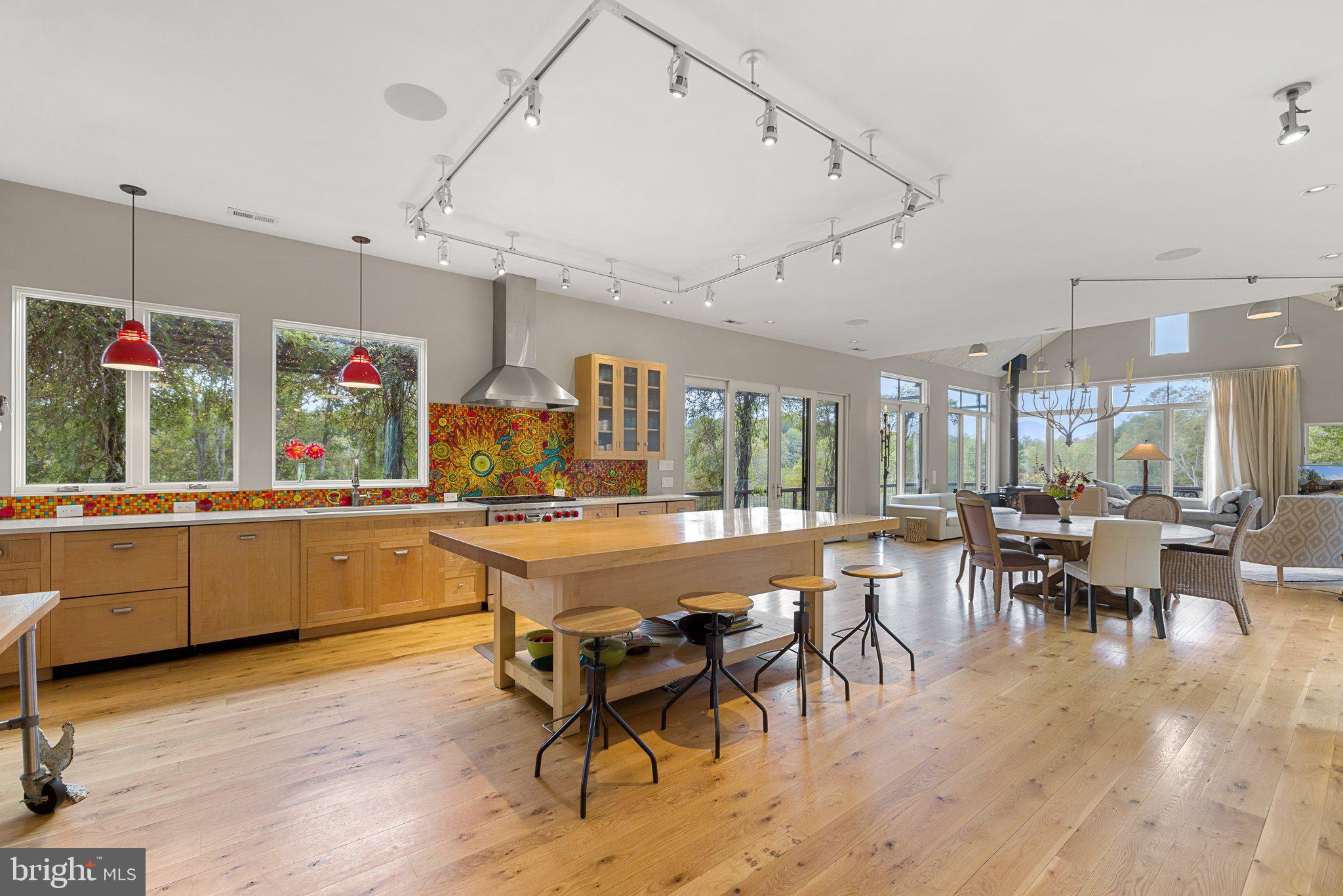 FLINT HILL - Residential