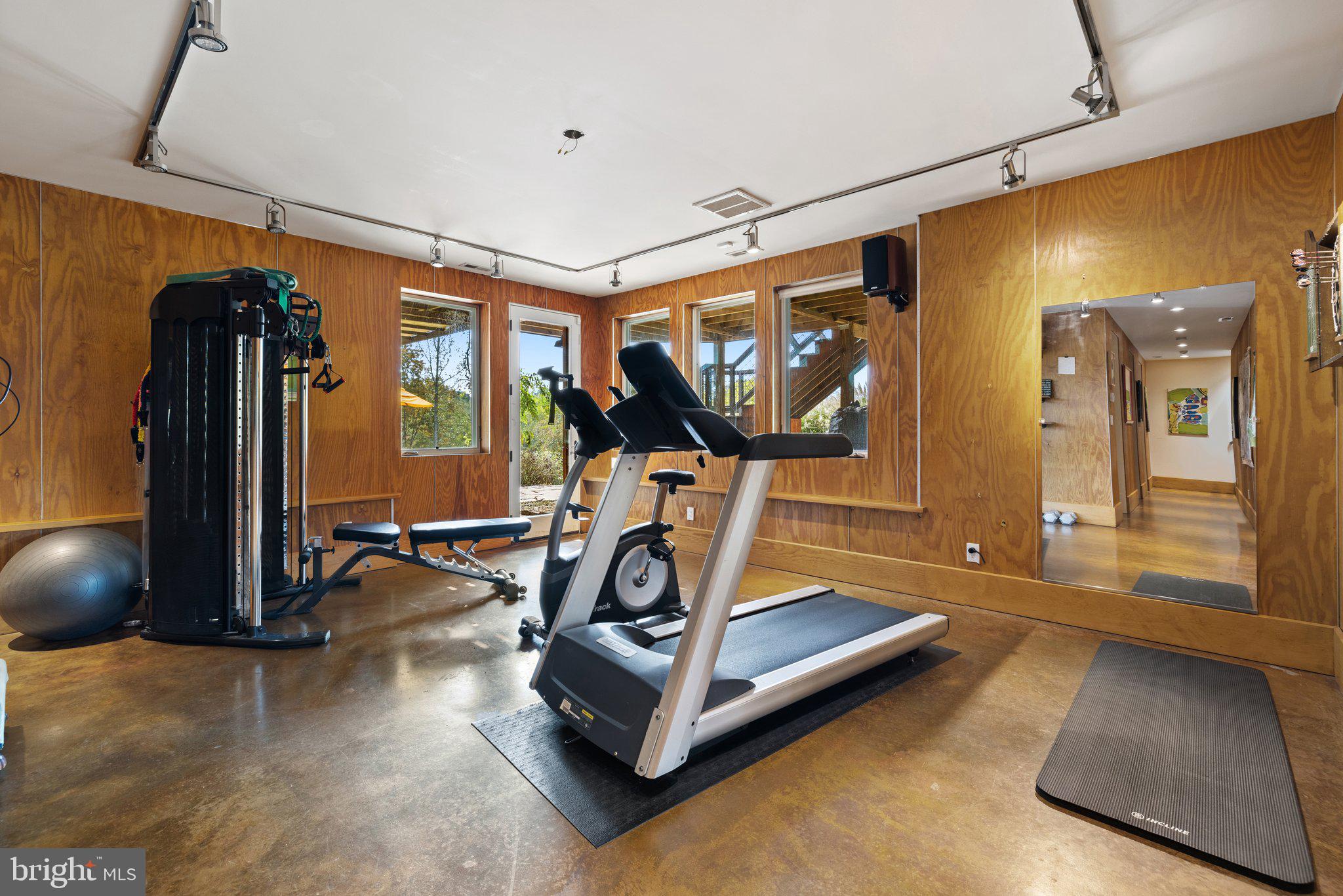 FLINT HILL - Residential