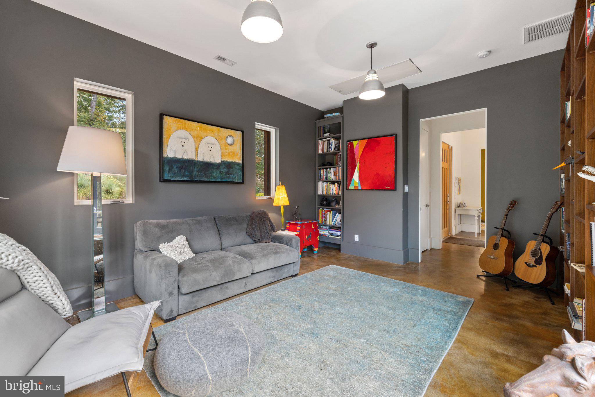 FLINT HILL - Residential